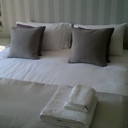 Rose & Crown Hotel Yealmpton Екстериор снимка