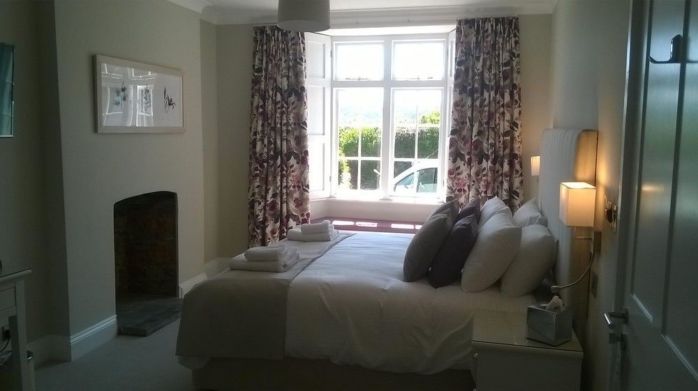 Rose & Crown Hotel Yealmpton Екстериор снимка