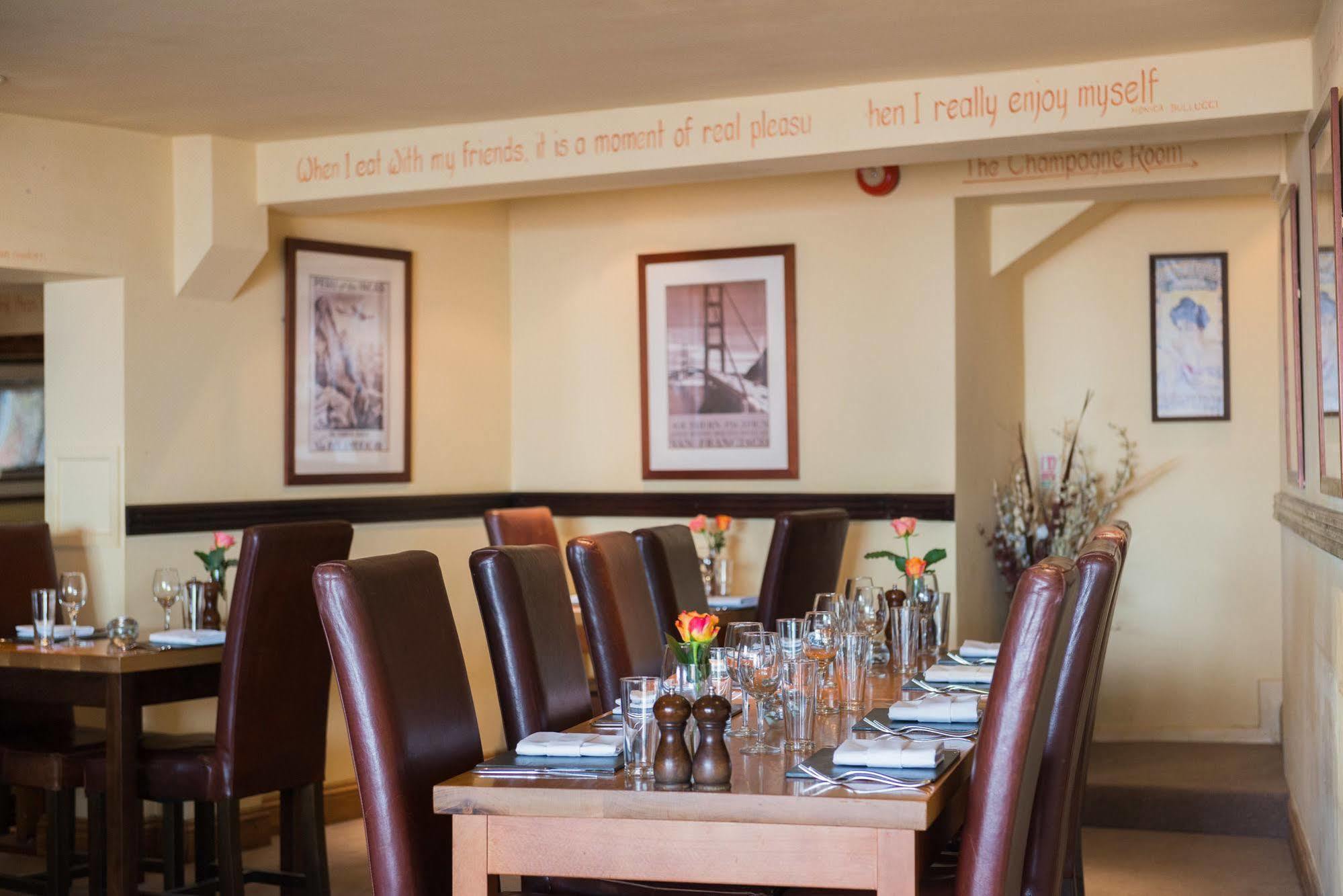 Rose & Crown Hotel Yealmpton Екстериор снимка