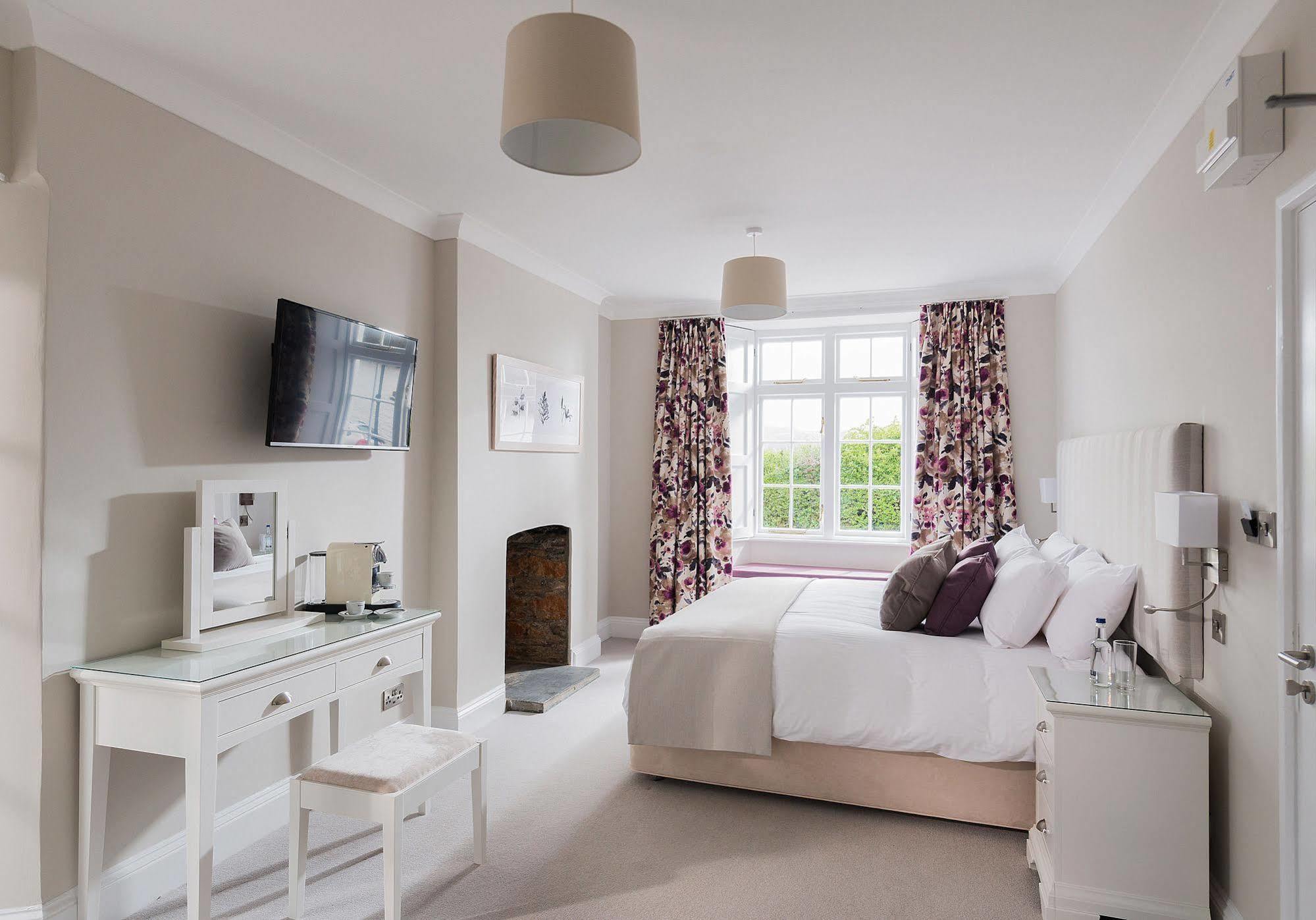 Rose & Crown Hotel Yealmpton Екстериор снимка